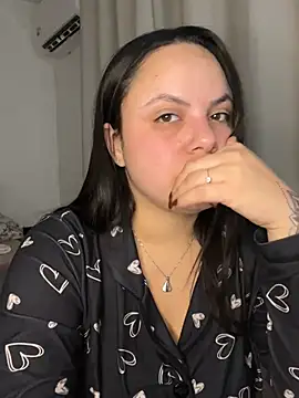 Nandaa02 live cam on StripChat