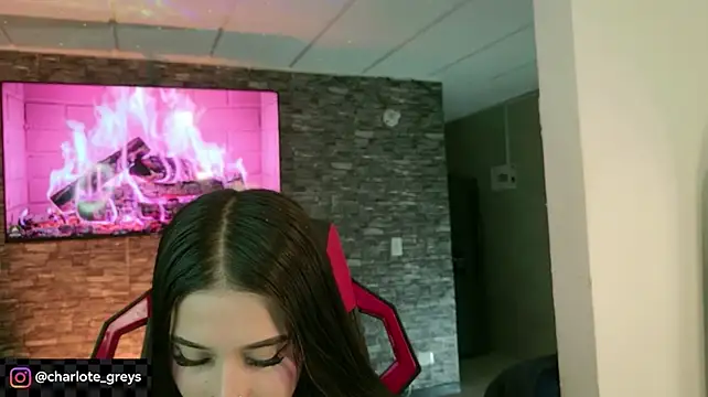 Charlotte_greys live cam on StripChat