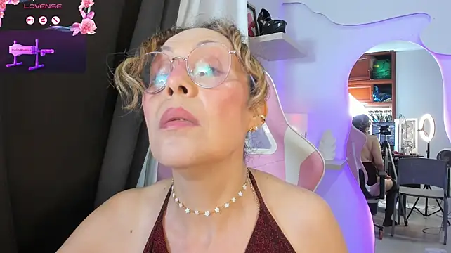 daliascoth- live cam on StripChat