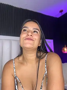 LucieMillerr live cam on StripChat