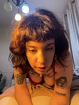 gattasromanxxe (F young) - en cuatro desnuda por 3 min