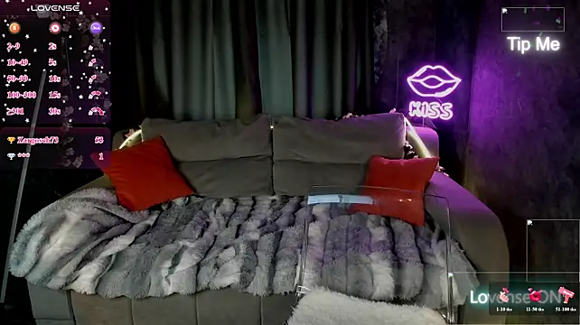 Ricki_Bloom live cam on StripChat