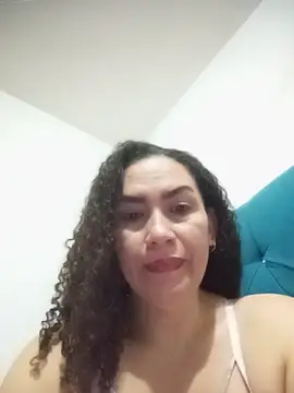 paulett15 live cam on StripChat