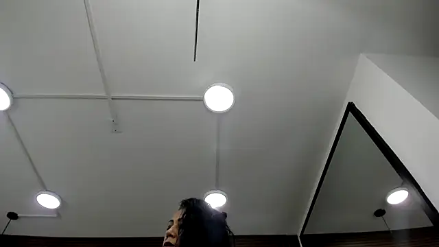 Velvet_Luxx live cam on StripChat