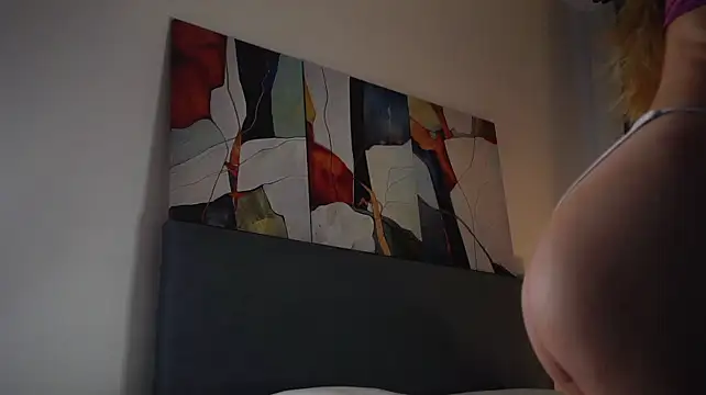 NanceeFinlay live cam on StripChat