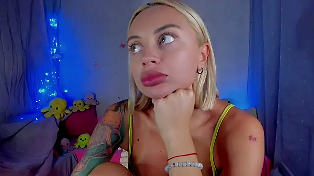 yourlizzydoll (F young) - blowjob 3 min
