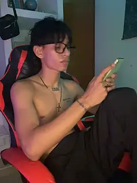 sung_yol live cam on StripChat