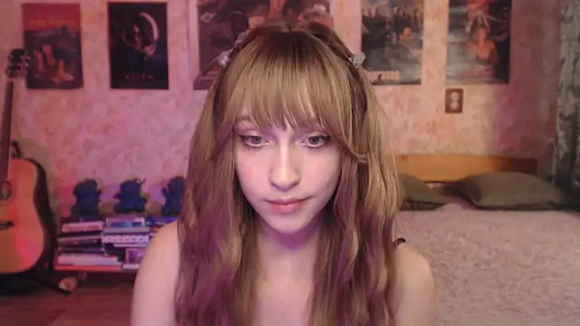 Friendly_Ellie live cam on StripChat