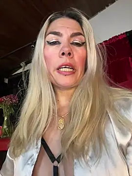 MistressAndre live cam on StripChat