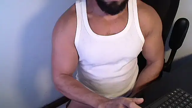 abeardguyone live cam on StripChat