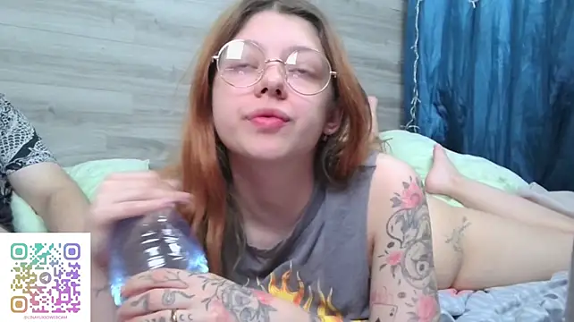 linabonbon (Ask my age) - Play with tits and tease pussy