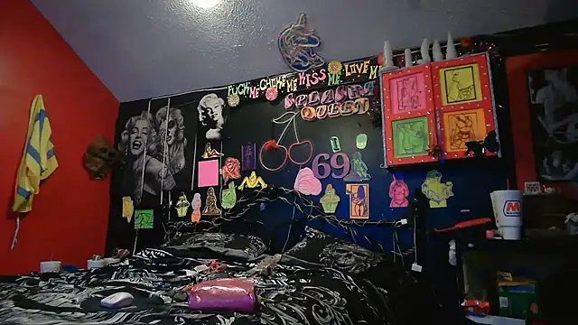 splash_queen420 (Ask my age) - Bend Over Shake Ass