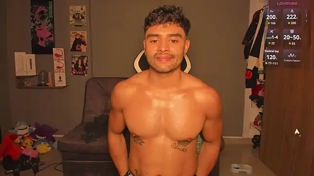 JacksonRosse live cam on StripChat