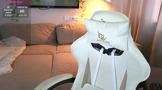 Emily_Miu webcam