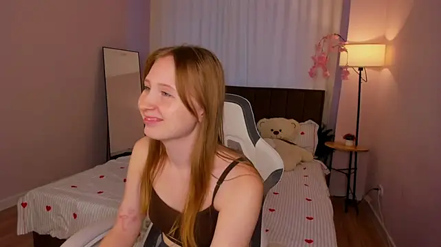 LiliTiny live cam on StripChat
