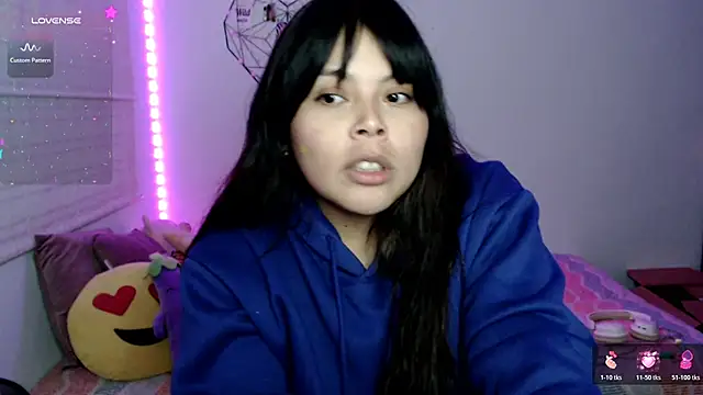 EllieMoonX live cam on StripChat