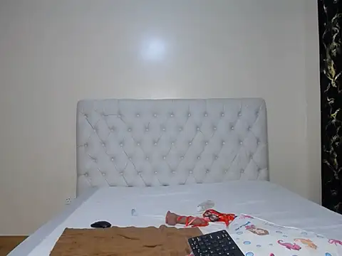 prettty_kemmy live cam on StripChat
