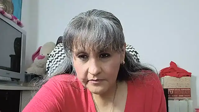 merlyna_goldens live cam on StripChat