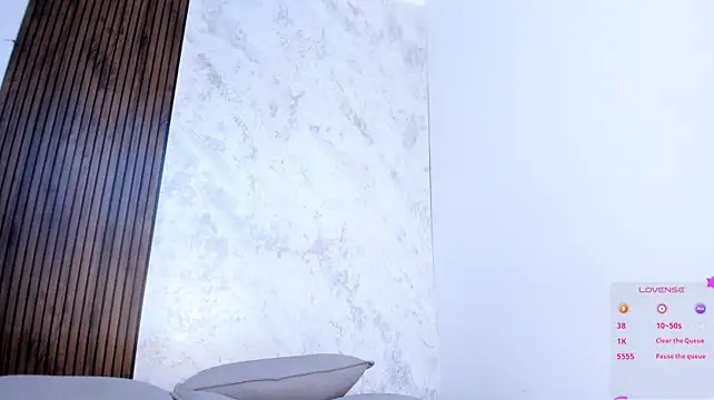 Mistt_Mia live cam on StripChat