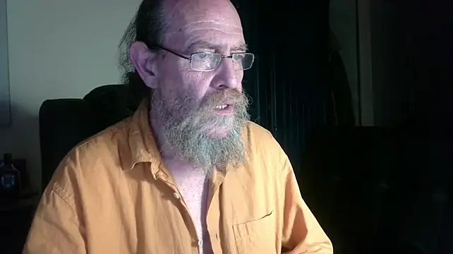 Uncle_Hottie live cam on StripChat