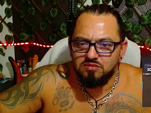 mr_wolf46 live cam on StripChat
