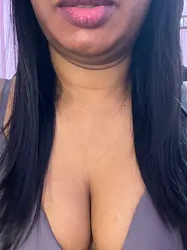 tamil_maaya (F milf) - Lick