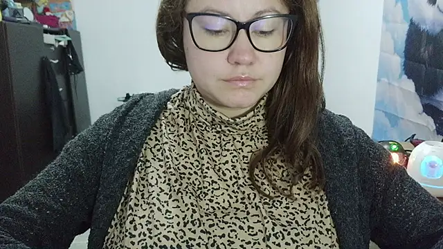 curly_greeneyed (F young) - Get Naked!!!