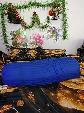 priya_26 (F young) - ass oiling