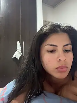 Alicent_ снимок онлайн-комнаты на Stripchat