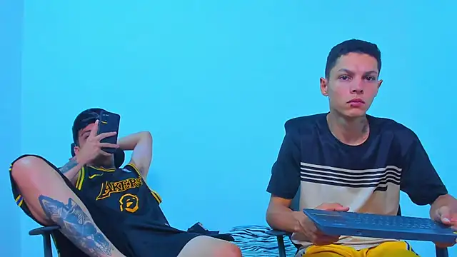 Thomas-Wil live cam on StripChat