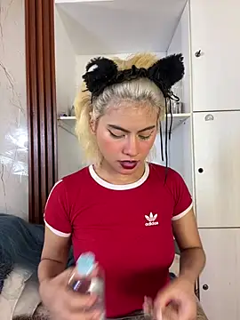 Eva_Feller69