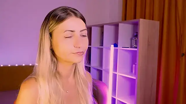 ZoeGrant webcam