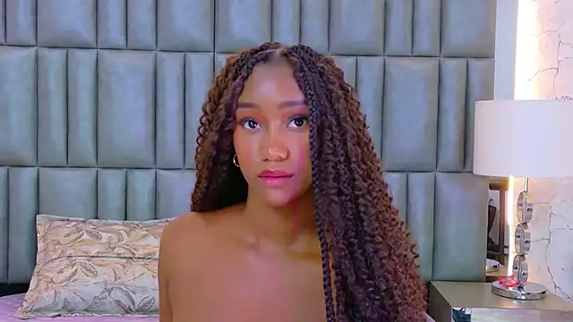 TylaWest live cam on StripChat