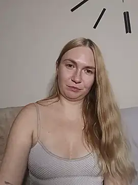 KisaVixen live cam on StripChat