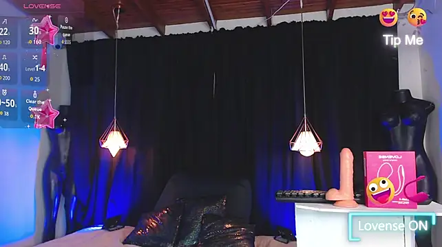 Hecate_doll live cam on StripChat
