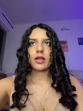 OhMySelenyx3 live cam on StripChat