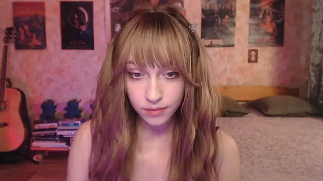 Friendly_Ellie live cam on StripChat