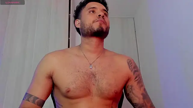 AUSTINN_TORRES live cam on StripChat