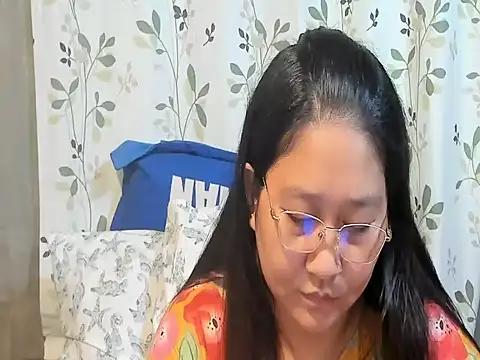 CHUBBY_ANGEL09 live cam on StripChat