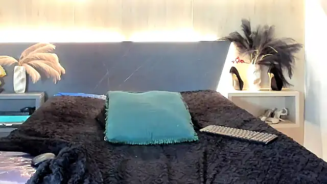 LorenaVarga live cam on StripChat