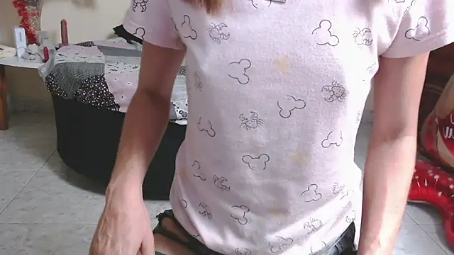 nicolesantana (F young) - finger ass