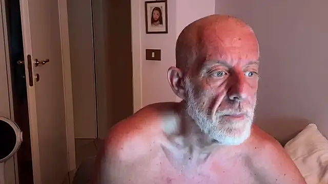 PierPesaroX live cam on StripChat
