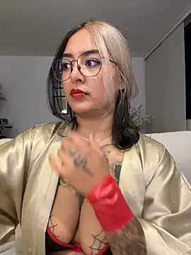 Rae_Lil_White live webcam