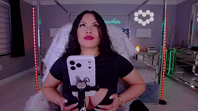 theofficialsophiasanchez