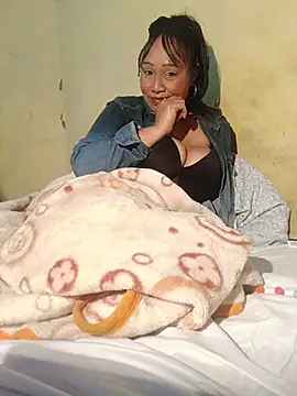 Divine_doll live cam on StripChat