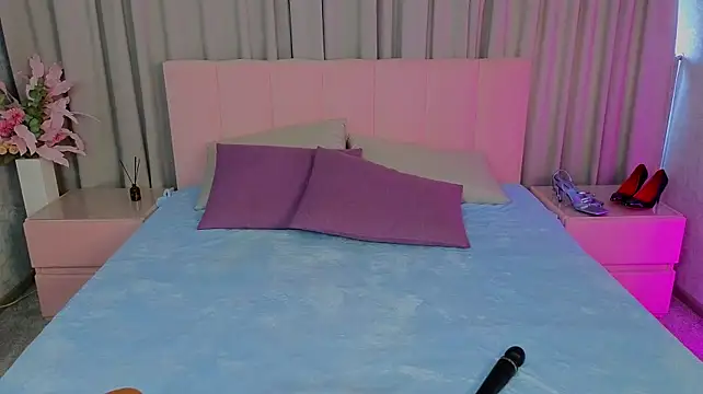 Ariana_Petite