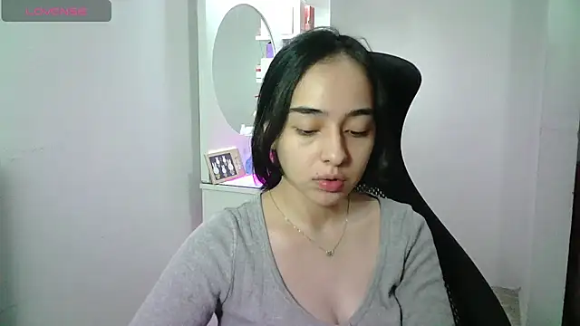 aineangeel live cam on StripChat