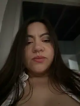 Bella_Pascualina live cam on StripChat
