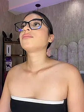 MariamNur_ live webcam