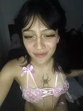 Hikary_wolf1 live cam on StripChat